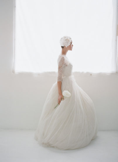 Nikia Phoenix Munaluchi Bride By Elizabeth Messina 10
