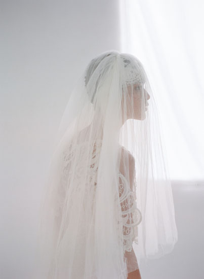 Nikia Phoenix Munaluchi Bride By Elizabeth Messina 8